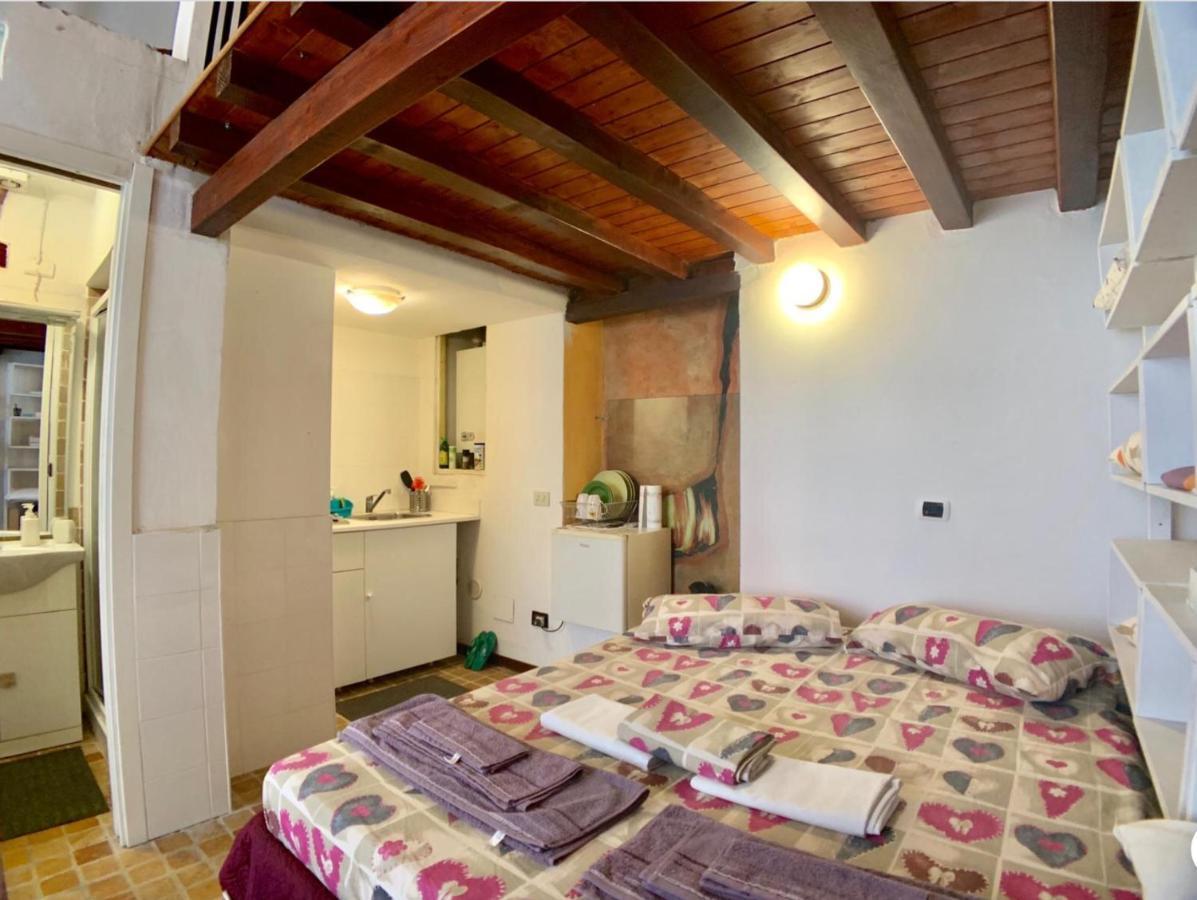 Flat Nirmala Studio-Shop Apartment Milan Luaran gambar